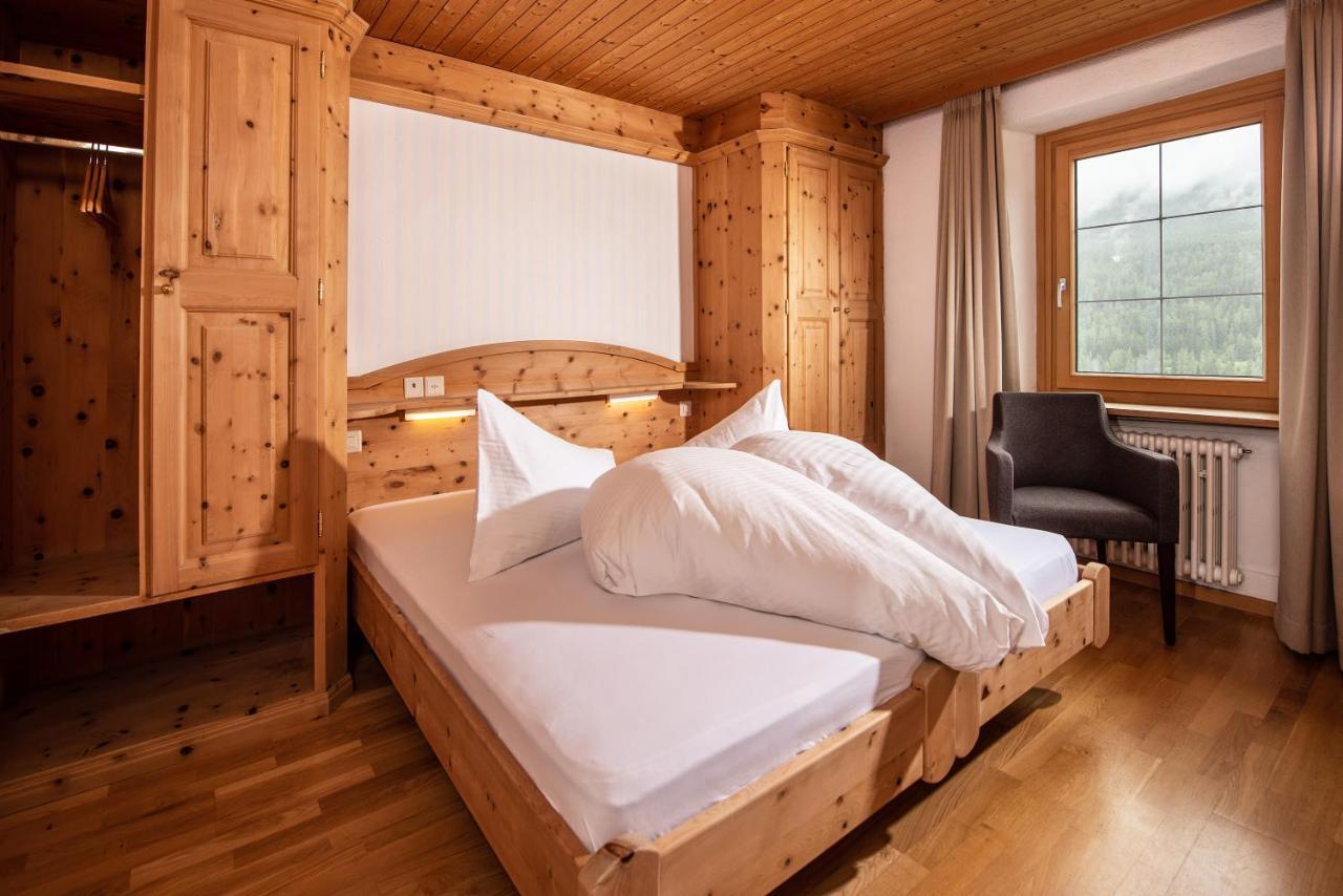 Hotel Bellaval Scuol Exterior photo