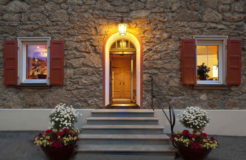 Hotel Bellaval Scuol Exterior photo